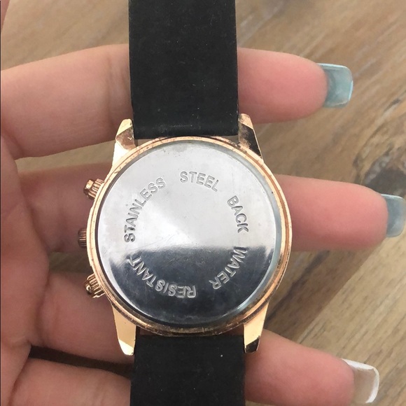 Watch - Picture 3 of 3